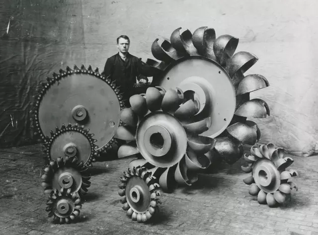 Pelton turbine impeller (1904)